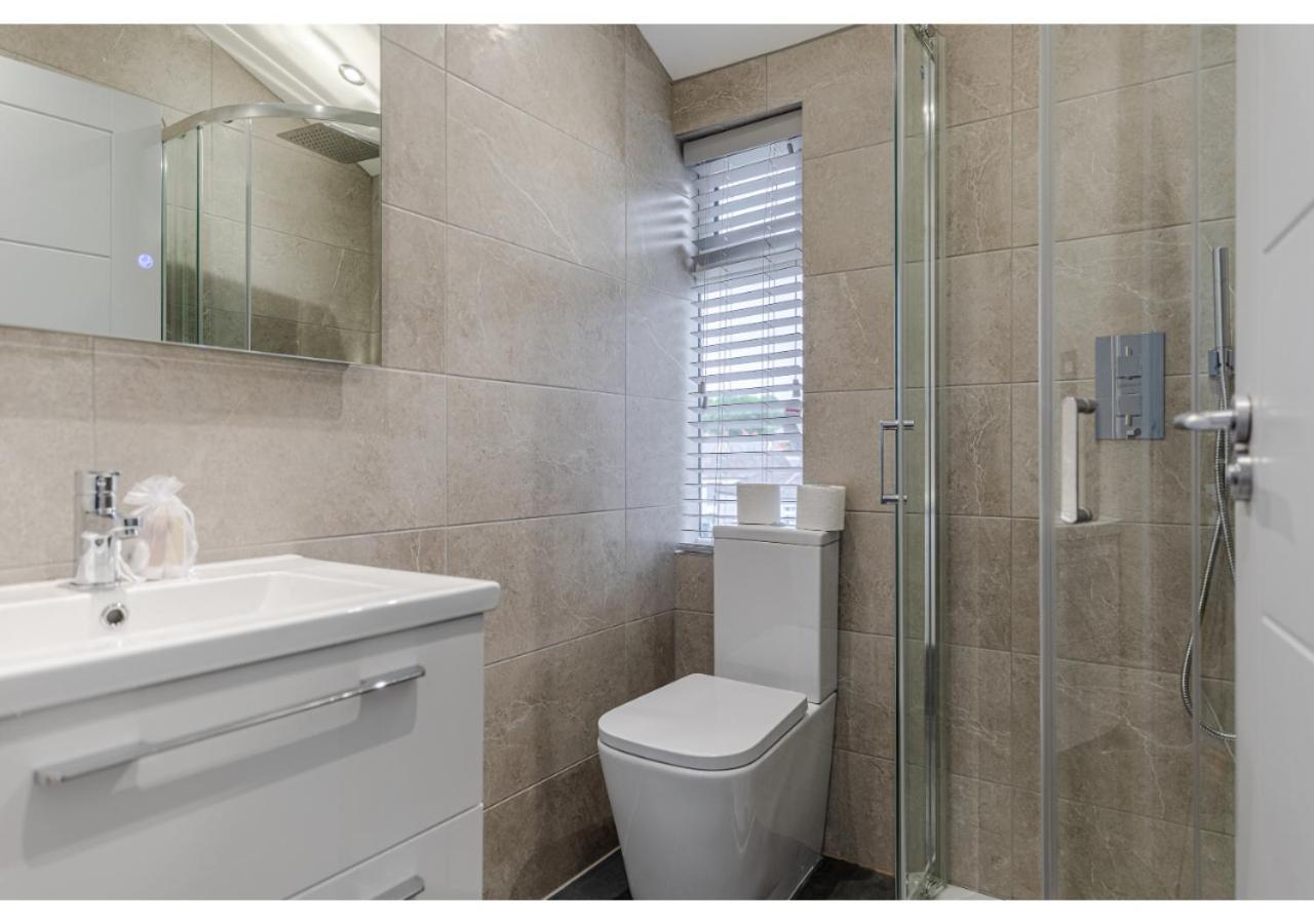 Cozy And Stylish 2 Bedroom Flat In Greater Лондон Экстерьер фото