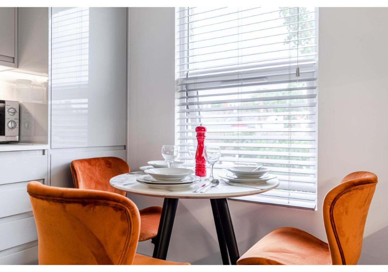 Cozy And Stylish 2 Bedroom Flat In Greater Лондон Экстерьер фото
