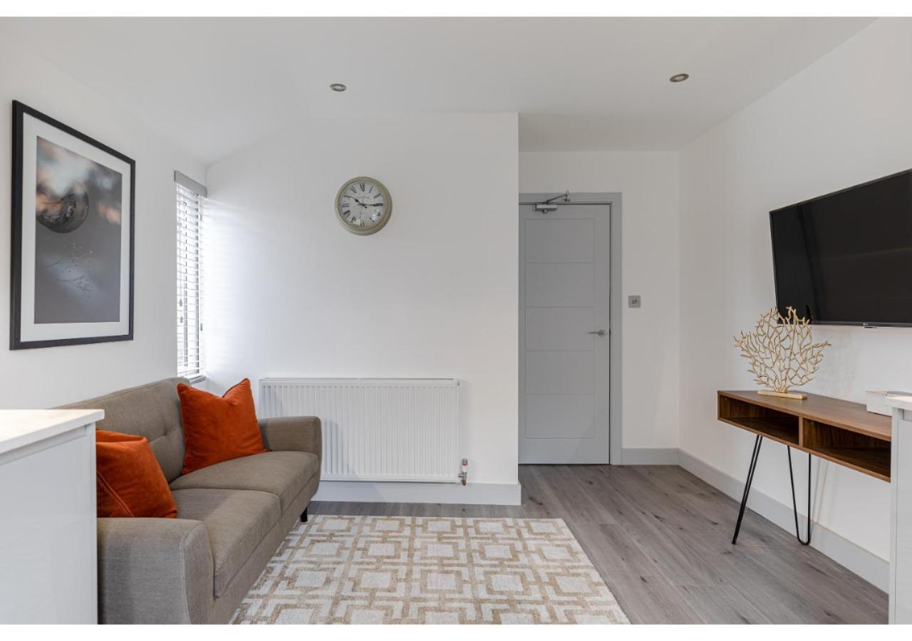 Cozy And Stylish 2 Bedroom Flat In Greater Лондон Экстерьер фото